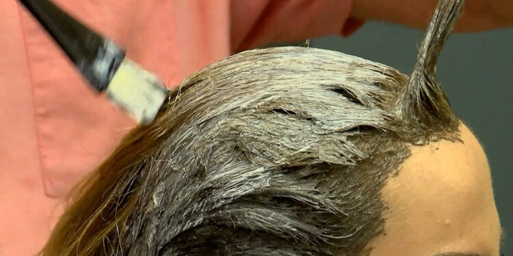 Prof. Dr. Kutlubay'dan sahte saç boyası uyarısı