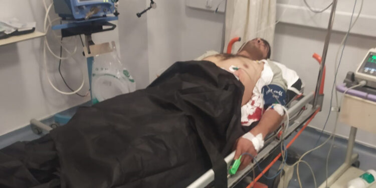 Şanlıurfa’da bayrak dağıtan zabıta amiri bıçaklandı