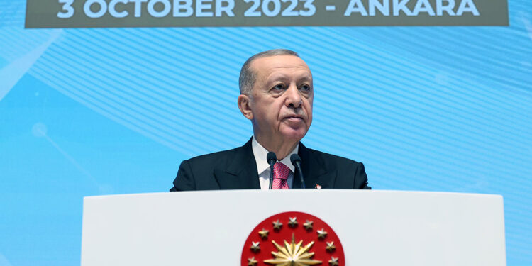 Sivil anayasa talebine kimsenin kulak tıkama lüksü yok