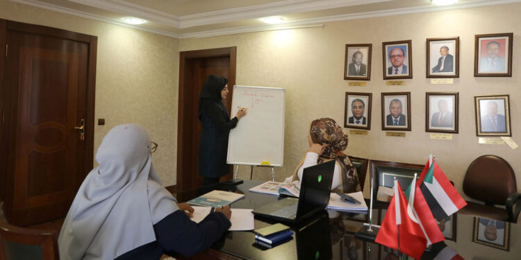 Sudanlı diplomatlar Türkçe öğreniyor