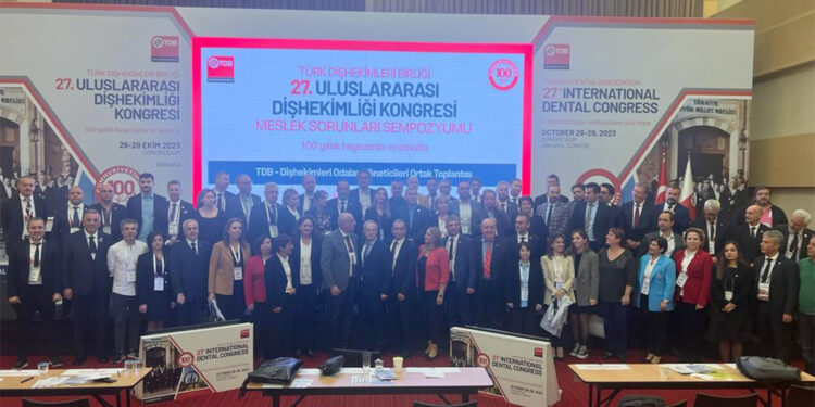 Vatandaş dişsiz, diş hekimleri işsiz