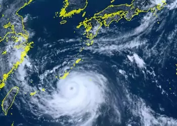 Tayvan, koinu tayfunu’na hazırlanıyor: çok sayıda uçuş iptal edildi