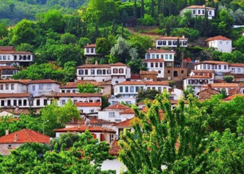 Turistlerin gözdesi Şirince ‘en iyi turizm köyü’ seçildi