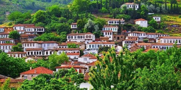 Turistlerin gözdesi şirince ‘en iyi turizm köyü’ seçildi