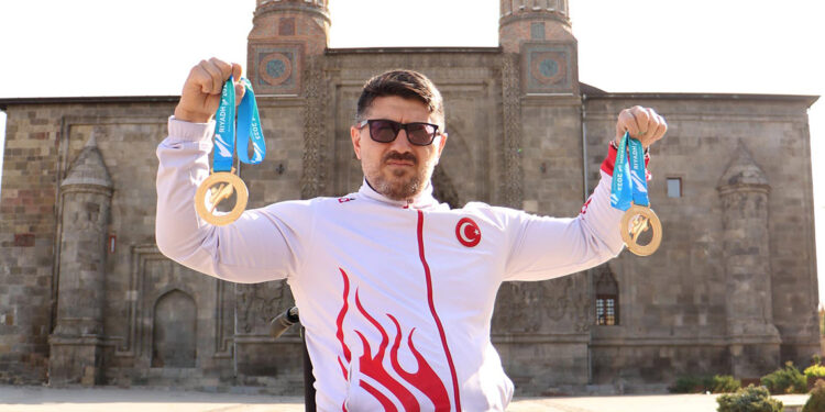 'Türk terminatör' madalyaya doymuyor