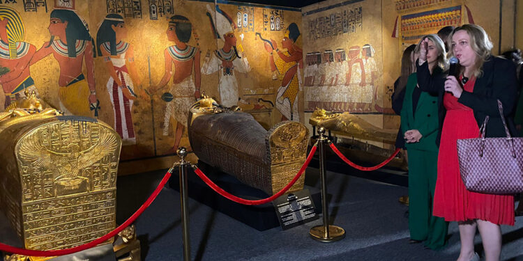 TutAnkhAmun'un Hazineleri Sergisi, Akvaryum'da açıldı