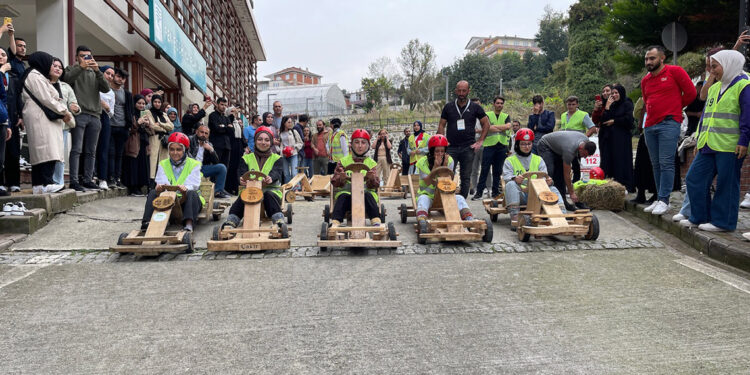 Üniversiteliler, 'RİZELUYUM' etkinliğinde buluştu