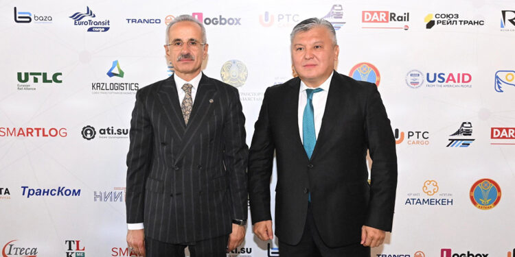 Uraloğlu, Avrasya Enerji Bakanı ile görüştü