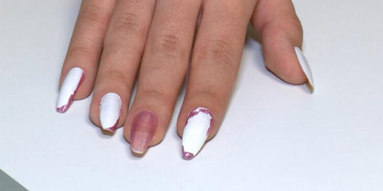 Uzmanı protez tırnaklara karşı uyardı