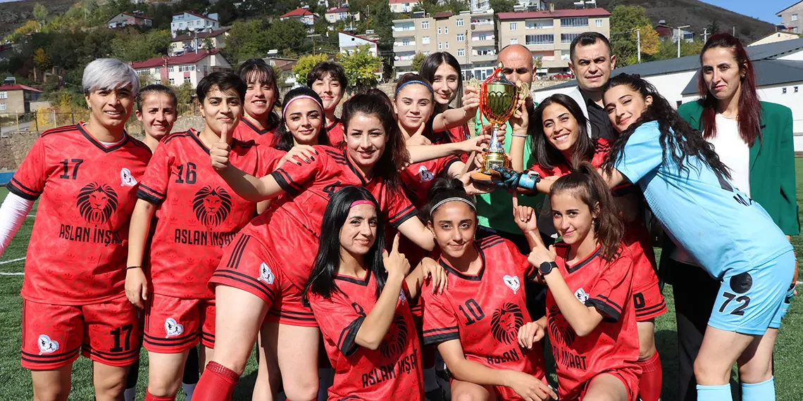 Vangucu kadin futbol takimi 2nci lige yukseldiw - spor haberleri, futbol haberleri - haberton