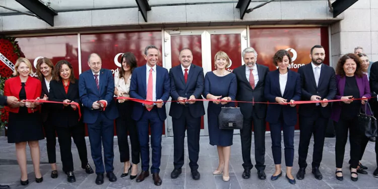 Vodafone ankara'da yeni merkezini açtı