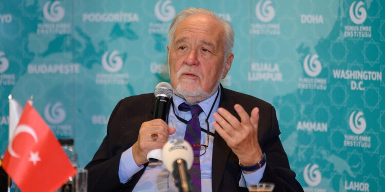 YEE’den Prof. Dr. İlber Ortaylı ile ‘Türk-Rumen İlişkileri’ konferansı