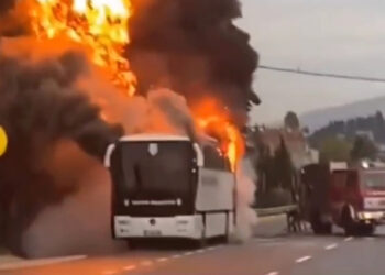 Yalovasporlu oyuncuların taşındığı otobüs alev alev yandı