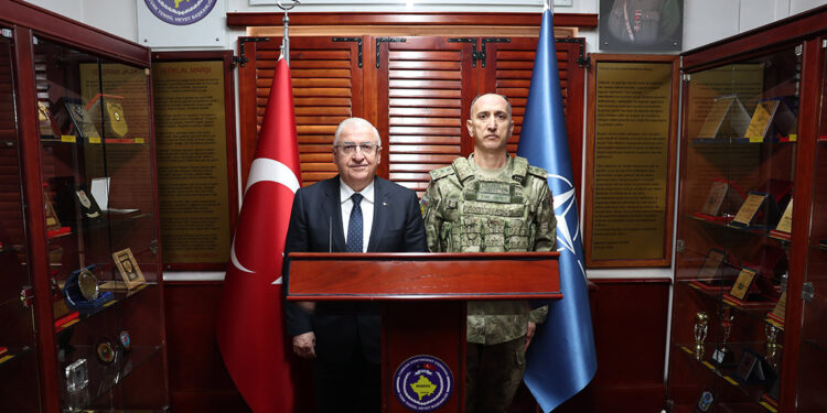 Yaşar Güler Kosova’da