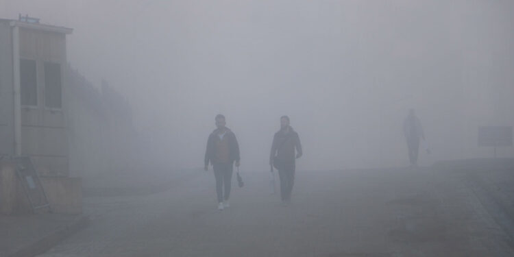 Yüksekova'da yoğun sis