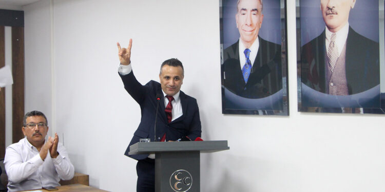 Zafer Partisi'nden istifa eden 87 kişi, MHP'ye katıldı