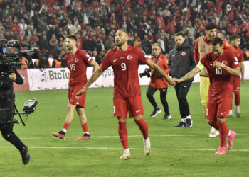 A Milli Futbol Takımı için siyasiler tebrik mesajları yayımladı