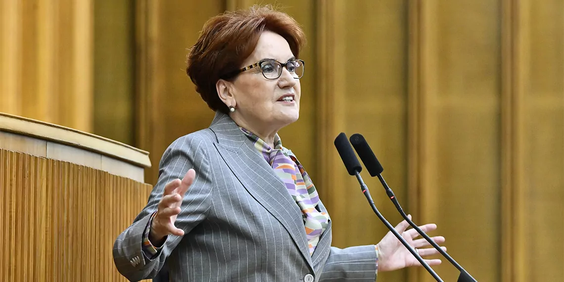 İyi̇ parti genel başkanı meral akşener, "milletten değil pazarlıktan medet uman ittifak siyasetini reddediyoruz. Biz i̇yi̇ parti olarak; milletimizin umudunu yeşertmek, heyecanını canlandırmak, güvenini tazelemek için, velhasıl o zincirleri kırıp, o cevheri yeniden göğe yükseltmek için şanla dolu, yepyeni bir yol açıyoruz" dedi.