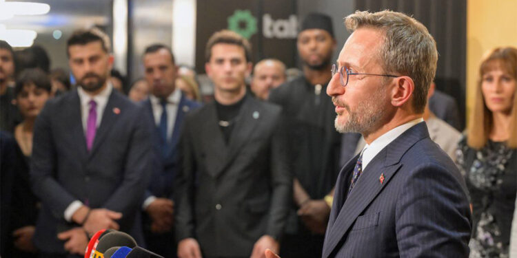 Cumhuriyetin 100'üncü yılını gerçek anlamda yaşıyoruz