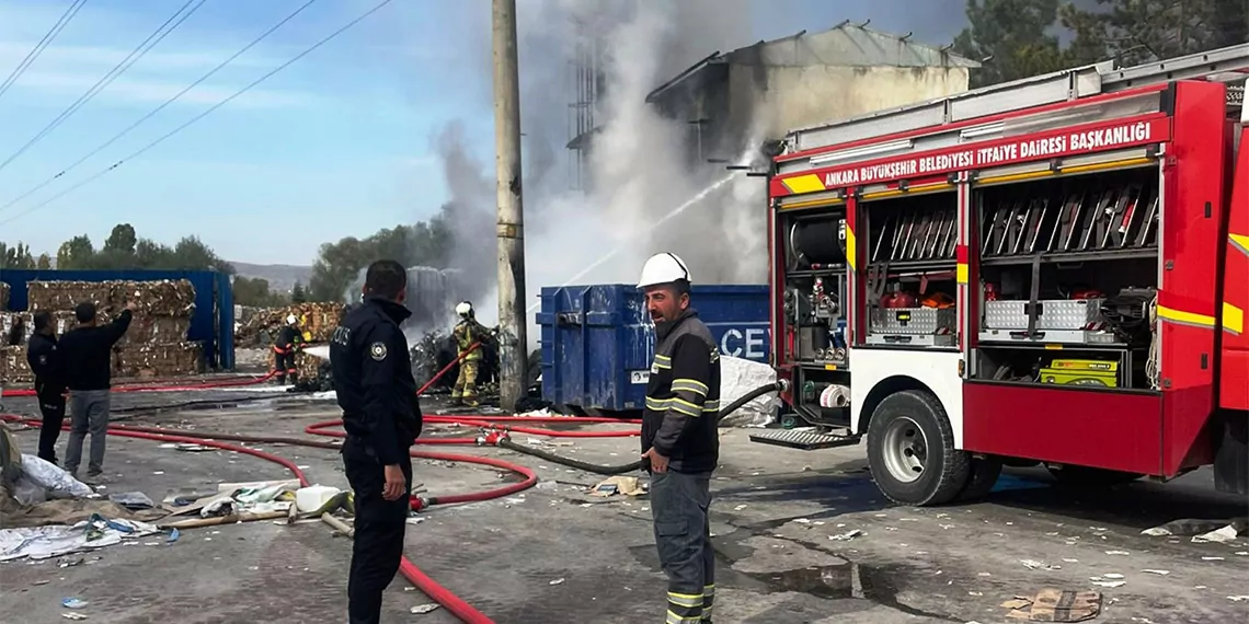 Ankarada geri donusum fabrikasinda yangin 9783 dhaphoto4 - öne çıkan - haberton