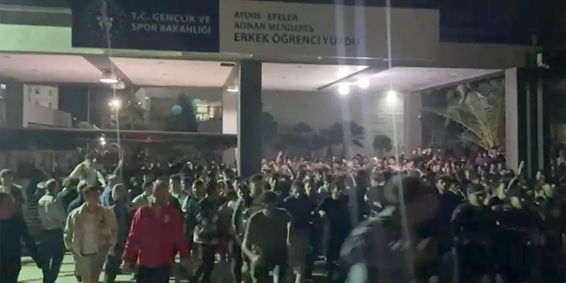 Aydın'da kız öğrenci yurdunda asansöre sıkışan öğrenci öldü