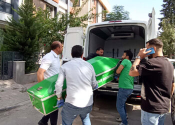 Ayrıldığı sevgilisini öldürüp, intihar etti