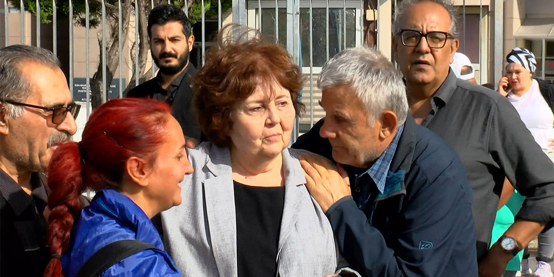 Gazeteci Ayşenur Arslan savcılık ifadesinin ardından serbest bırakıldı. Arslan, "Bu bir gözaltı değil. Gözaltı prosedürü uygulanmadı. Mesela hastaneye götürülmedim, herhangi bir emniyet müdürlüğüne götürülüp oradan gelmedim. Nasıl bir prosedür olduğunu çok anlamadığım için izah edemeyebilirim" dedi.