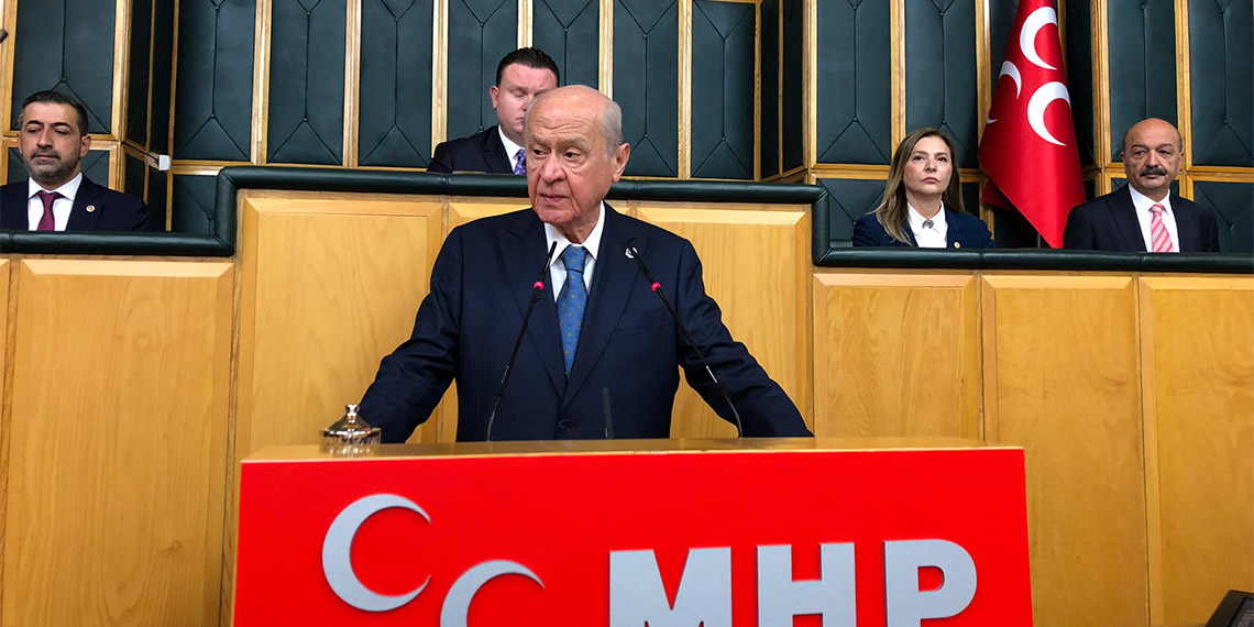 MHP Genel Başkanı Devlet Bahçeli, "Türkiye’ye gayrimeşru yabancı postalların ayak basması diye bir şey yoktur. Şayet olursa verilecek sadece bir canımız vardır bin defa feda olsun" dedi.