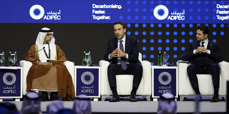 Bakan Bayraktar, ADIPEC 2023 açılış seremonisine katıldı