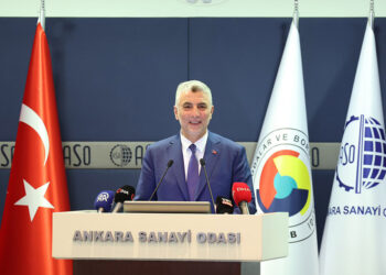 Kişi başına düşen milli gelirin 17 bin 550 dolara ulaşmasını bekliyoruz