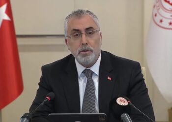 İşsizlikle mücadelemize kararlılıkla devam ediyoruz