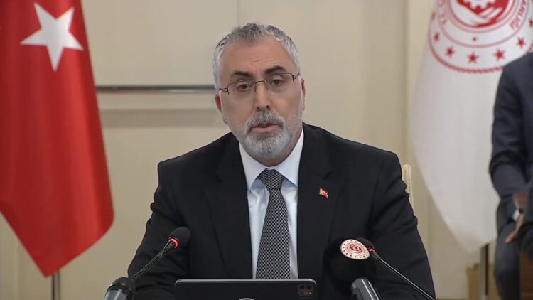 İşsizlikle mücadelemize kararlılıkla devam ediyoruz