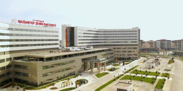 Gaziantep Şehir Hastanesi hasta kabulüne başladı