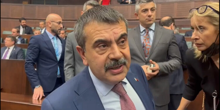 Bakan Tekin'den ara tatil uygulaması açıklaması