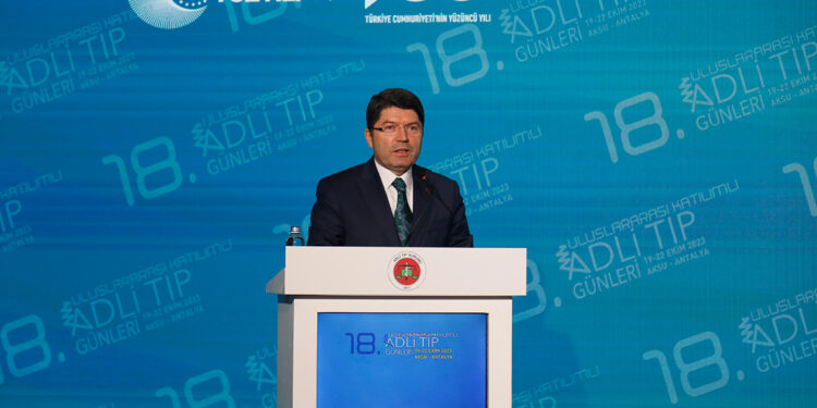 Güvenlik Konseyi savaş konseyi gibi davranıyor