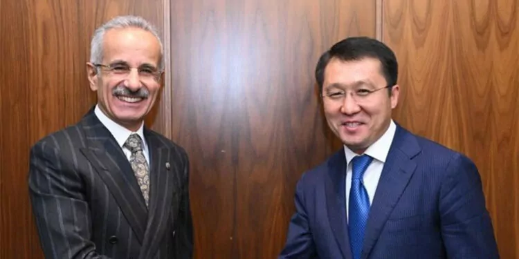 Uraloğlu, kazakistan ulaştırma bakanı ile görüştü