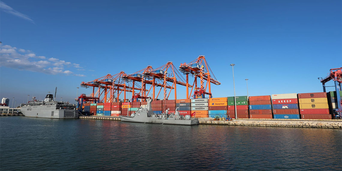 Ulaştırma ve Altyapı Bakanı Abdulkadir Uraloğlu, ocak- eylül döneminde limanlarda elleçlenen yük miktarının 391 milyon 801 bin 393 ton, konteyner miktarının ise 9 milyon 369 bin 438 TEU (yirmi ayak eşdeğer birimi) olduğunu açıkladı.