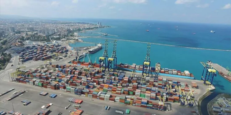 Limanlarda elleçlenen yük miktarı 391,8 milyon tonu geçti