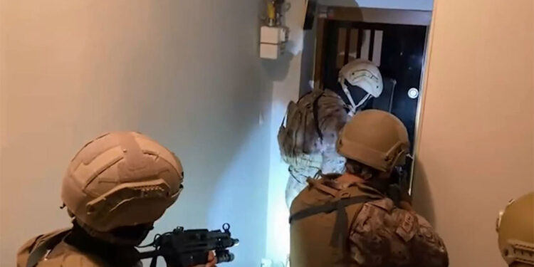 İstanbul'da 25 ilçede uyuşturucu operasyonu