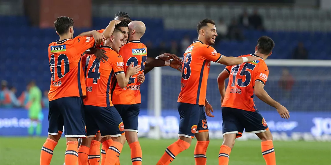 Süper lig'in 8'inci haftasında deplasmanda başakşehir fk-gaziantep fk'yı 2-0 mağlup etti. Karşılaşmanın ardından gaziantep fk teknik direktörü marius sumudica ile başakşehir fk teknik direktörü çağdaş atan düzenlenen basın toplantısında açıklamalarda bulundu.