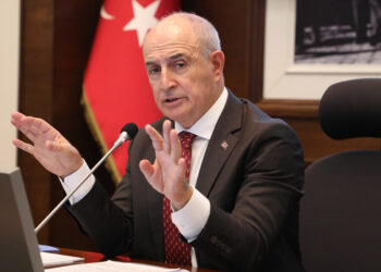 Hangi binanın çatısında baz istasyonu varsa, yıkılacaktır