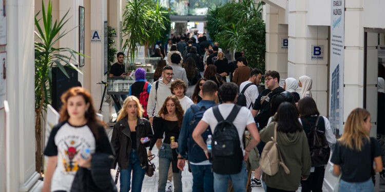 BAU'dan 100 öğrenciye doktora bursu