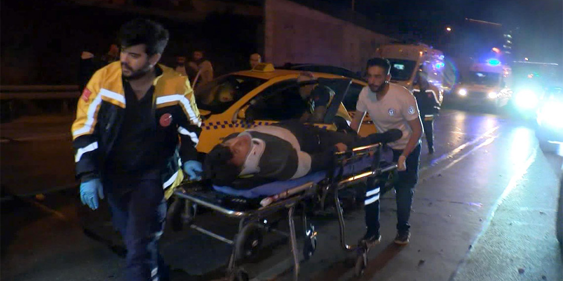 Bayrampaşa TEM bağlantı yolunda kaza; 4 yaralı