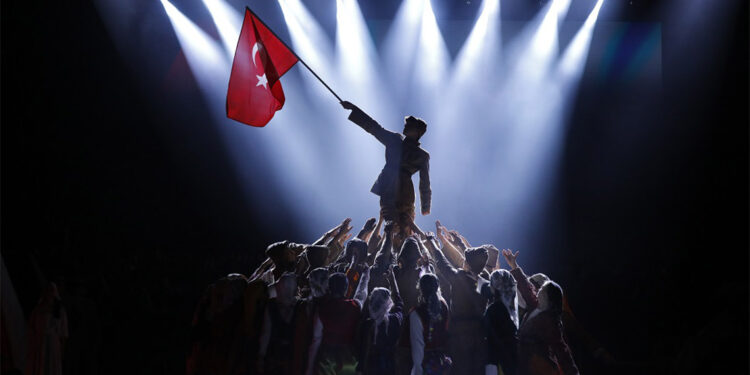 Atatürk'ün çocukluğundan Cumhuriyetin ilanına kadar geçen süre anlatıldı