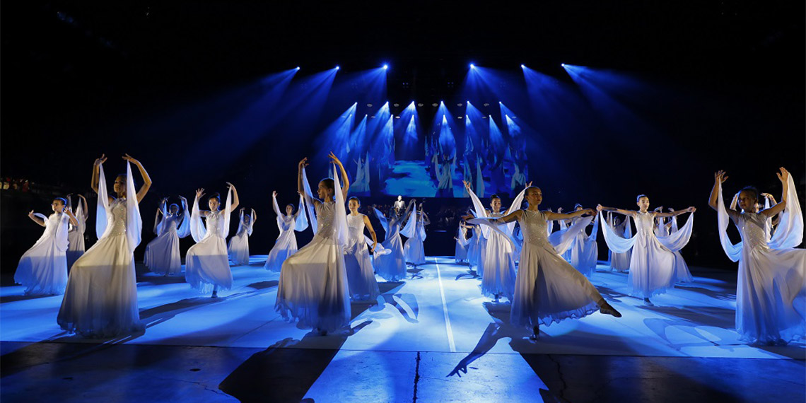 Bilfen Okulları'ndan görkemli kareografi: Atatürk’ün çocukluğundan Cumhuriyetin ilanına kadar geçen süre anlatıldı