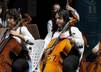 İki Elin Sesi Var Çocuk Senfoni Orkestrası seyirciyle buluştu