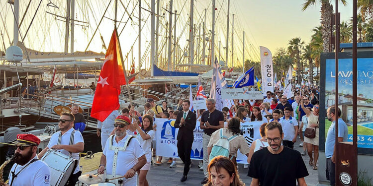 Bodrum Uluslararası Optimist Yarışları kortej yürüyüşüyle başladı