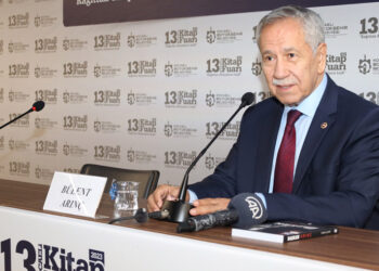Bülent Arınç Hamas'ı eleştirdi