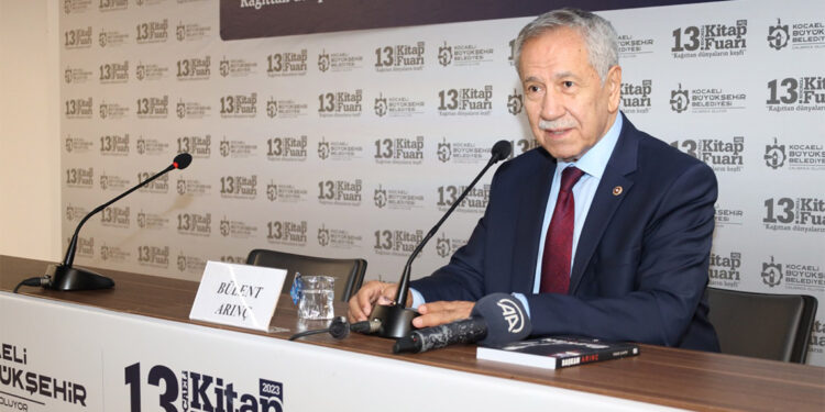 Bülent Arınç Hamas'ı eleştirdi