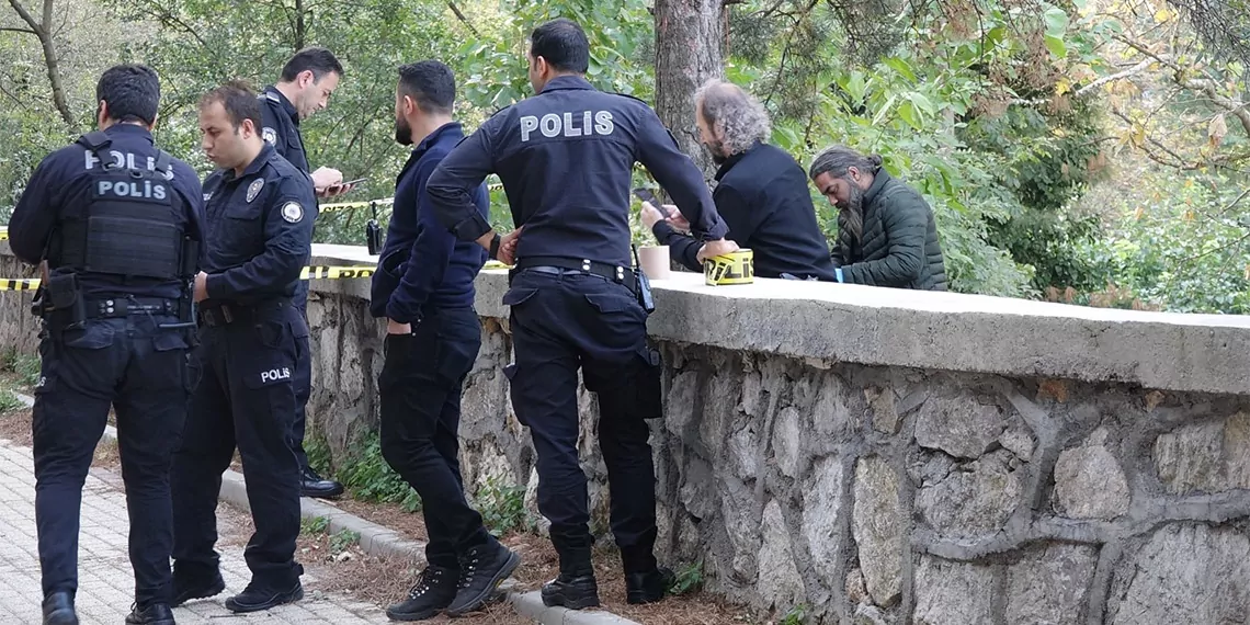 Bursa'da çocuk parkında ağaca asılı kadın cesedi bulundu